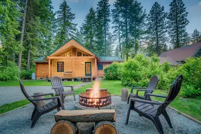 Image de Leavenworth Area Idyllic Rustic Modern Log Cabin with Hot Tub