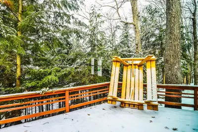 Image de Dog-friendly cabin on Lac Vieux Desert Lake with patio & free WiFi
