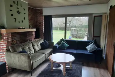Image de Maison de vacances א Merksplas avec terrasse