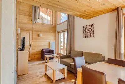 Image de Chalet enneigé avec vue