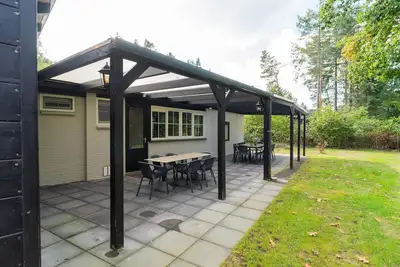 Image de Maison de vacances א Lochem avec jardin