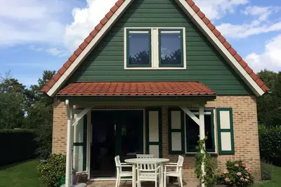 Image de Belle maison de vacances bien entretenue, située à Zonnemaire, à une courte distance de la mer!