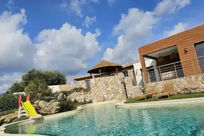 Image de villas-majos : Magnifique villa vue mer et montagne à 3 minutes des plages