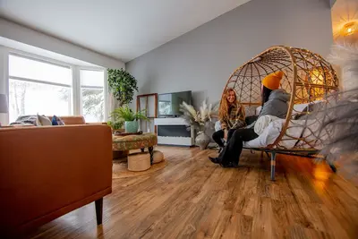 Image de Hillside Hideaway in the foothills of the Rockies