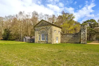 Leconfield Lodge by inspirestays. com - a rural cottage that sleeps 2 guests in 1 bedroom