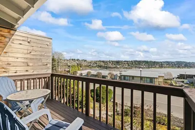 Image de Waterview 2 Bedroom, Pet Friendly Duplex Unit