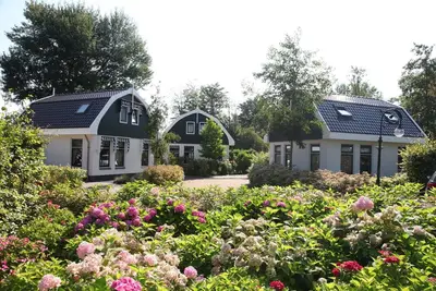 Image de Belle maison avec lave-vaisselle, près de la mer et de la plage