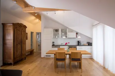 Image de Spacious apartment on the top floor - walking distance to the lake - Utting am Ammersee