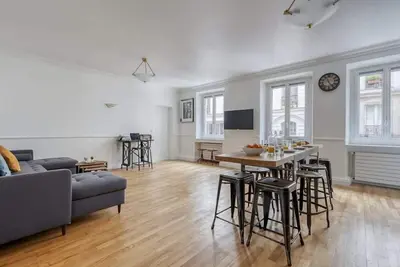 Image de Superb Large and New 4bds Flat - Heart of Paris 10