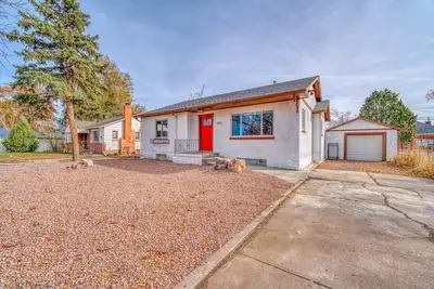Image de Cheerful Downtown 4 Bedroom Home