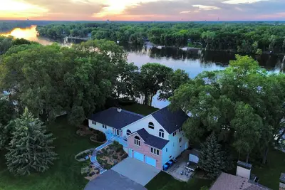 Image de Manor on the River, 5, 000 Sqft, Hot Tub & Kayaks