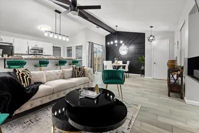 Image de Luxe Landing in Arlington, Tx