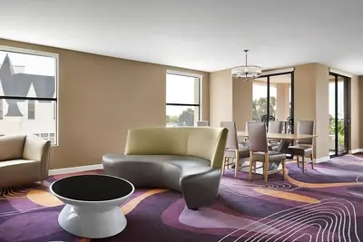 Image de Convenient Stay in California! Pool, Pets Allowed, Near Norton Simon Museum
