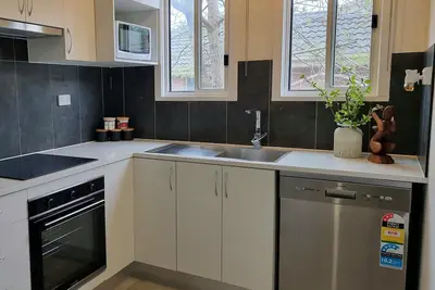 Image de Entire 3 bedroom Doveton home, close to Dandenong Plaza
