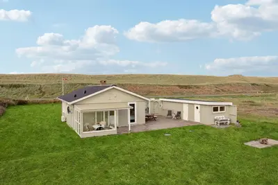 Image de Belle maison à Ulfborg avec WiFi