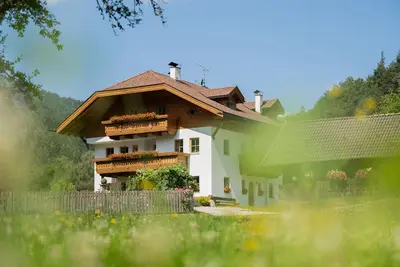 Image de Cozy apartment surrounded by nature