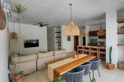 Image de ✩New Trendy 3 Bedroom Condo w/ Ac + Pool + Tv✩