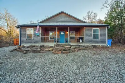 Image de The Triple Nickel · Picturesque & Spacious Haven~Hot Tub & Fire Pit!