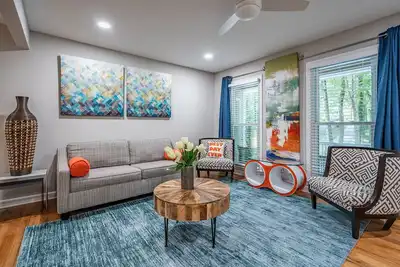 Image de Comfy King Beds, Fast WiFi, Fun Game Room, Dogs Ok