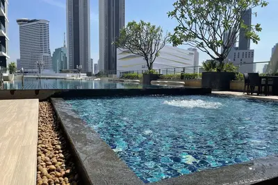 Image de Entire Condo 5 min walk to Iconsiam/Bts Klongsan Super fast wifi