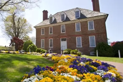 Image de Powhatan 2 bedroom  · Historic Charm @ Powhatan! Two Bedroom Suite.