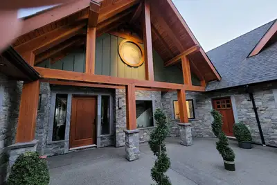 Image de Luxury Home\/ Villa Beautiful Oceanview Georgia straight, Hot Tub Spa