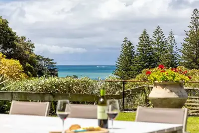 Image de Horizon View Retreat by Ready Set Stay- Beach Views