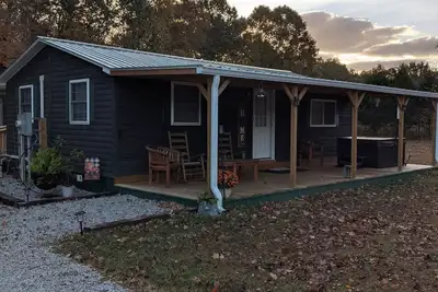 Image de Private cabin located on 7 acres in the country