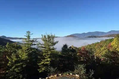 Image de Secluded \/ Views \/ Trails \/ Cave \/Blue Ridge Pkwy