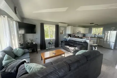 Image de Sunrise Mountain view Skidegate full house, sleeps 8 Haida Gwaii central private