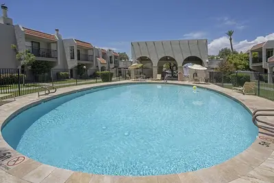 Beautiful 2 bedroom condo, Great Location!