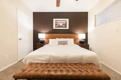 Image de Spacious 2 bedroom, 2 bath apartment in River Oaks Area