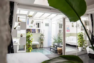 Image de Large & atypical quaint studio in heart of Montmartre
