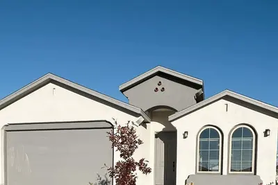 Image de Modern New Home