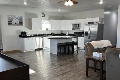 Image de Duplex in Downtown Stanton