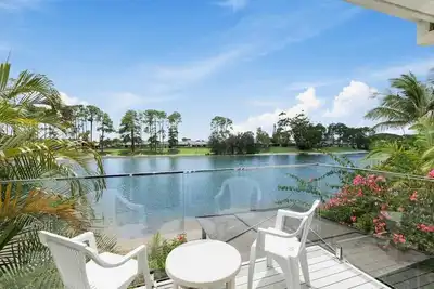 Image de Tranquil Oasis on Pine Lake