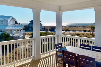Image de Beach Bliss - New Luxury Beach House, Ocean Views, Near Beach, 2 Decks, Both Clubs, Gourmet Kitchen