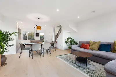 Image de Stylish Townhouse in Central Dublin, 10 mins walk to Rds/Aviva, Free Parking! \n\n