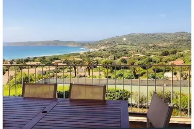 Image de Vue sur mer. Résidence de standing dans un parc fleuri. 3 Etoiles