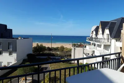 Image de Grand duplex en front de mer aux Sables d'Or