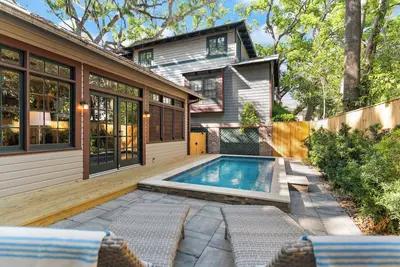 Image de Palmetto Cottage sleeps 8 and walk to the Village