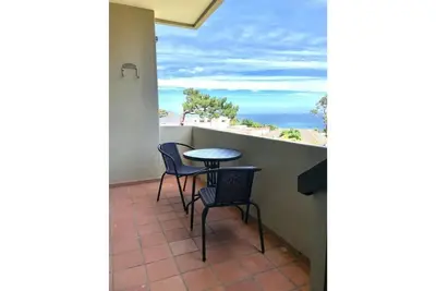 Image de Spacious sea view aprtmt with patio walk to beac