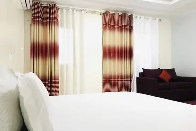 Image de Cozy and sharp place surrounded by attraction places
