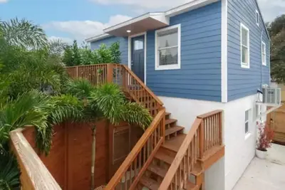 Image de Urban Blue Tree House