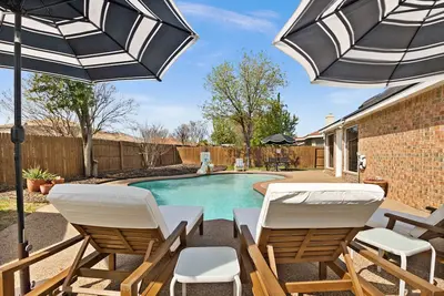 Image de Texas Oasis With Pool!