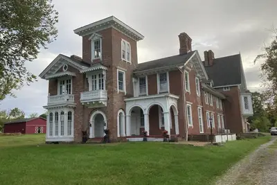 Image de 19th Century Mansion\/Farm House
