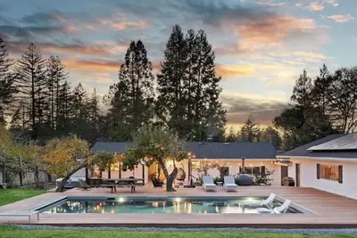 Image de Green Hill Retreat w\/ Pool, Hot Tub, Orchard & Bbq