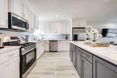 Image de Warm & Spacious 3\/Br Centrally Located and Nrg