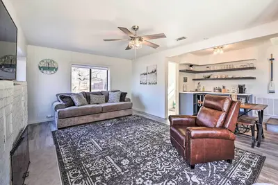 Image de Dock & Pool Access: Lakefront Grove Home!