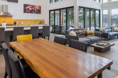 Image de Suncadia 7 Bdrm Home with Amazing View and a Hot Tub